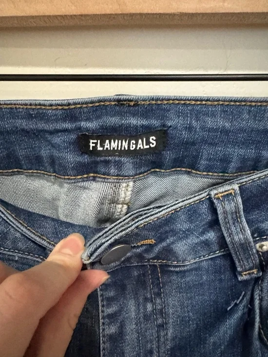 Flamingals Mid Rise Wide Straight Leg Embroidered Jeans Size M Stretch Jeans - Picture 6 of 8